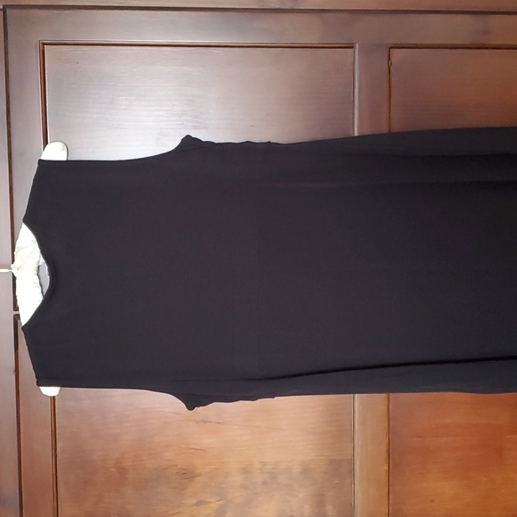 Black dress - Picture 3 of 6